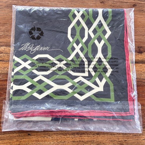 Thomas Jefferson Monticello Magnolia Scarf - Picture 10 of 10